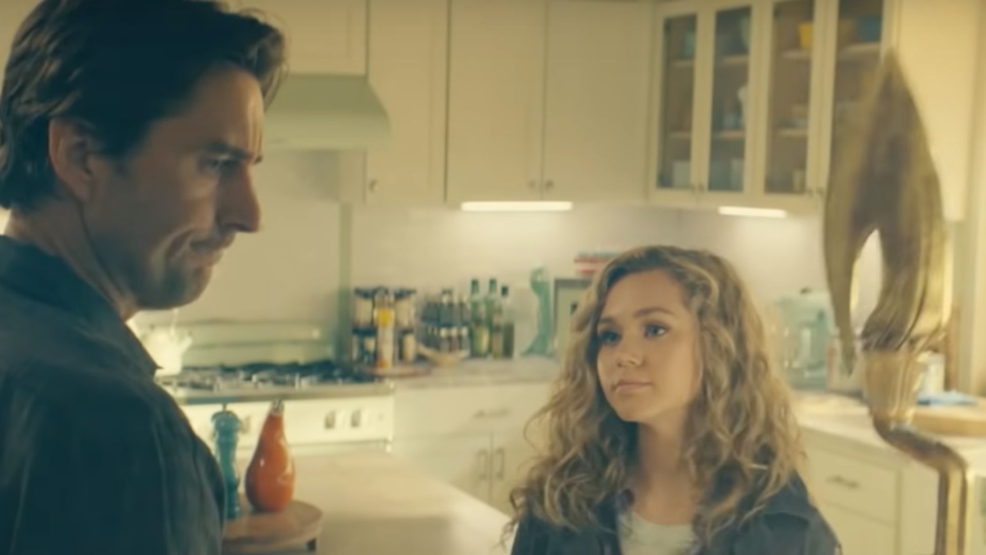 Stargirl encontra Bastão Cósmico em novo trailer da série; assista