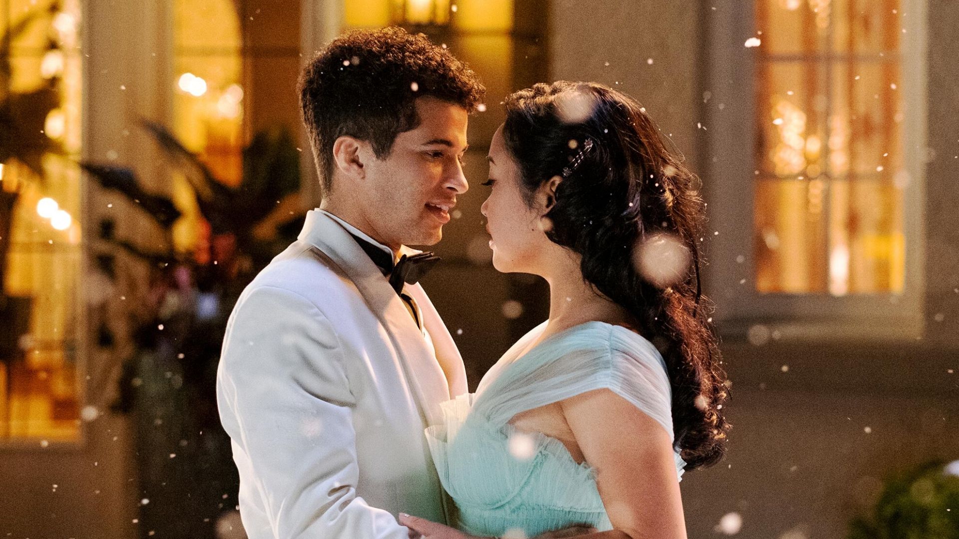 Lara Jean aparece dançando com John Ambrose em novas imagens de Ps: Ainda Amo Você