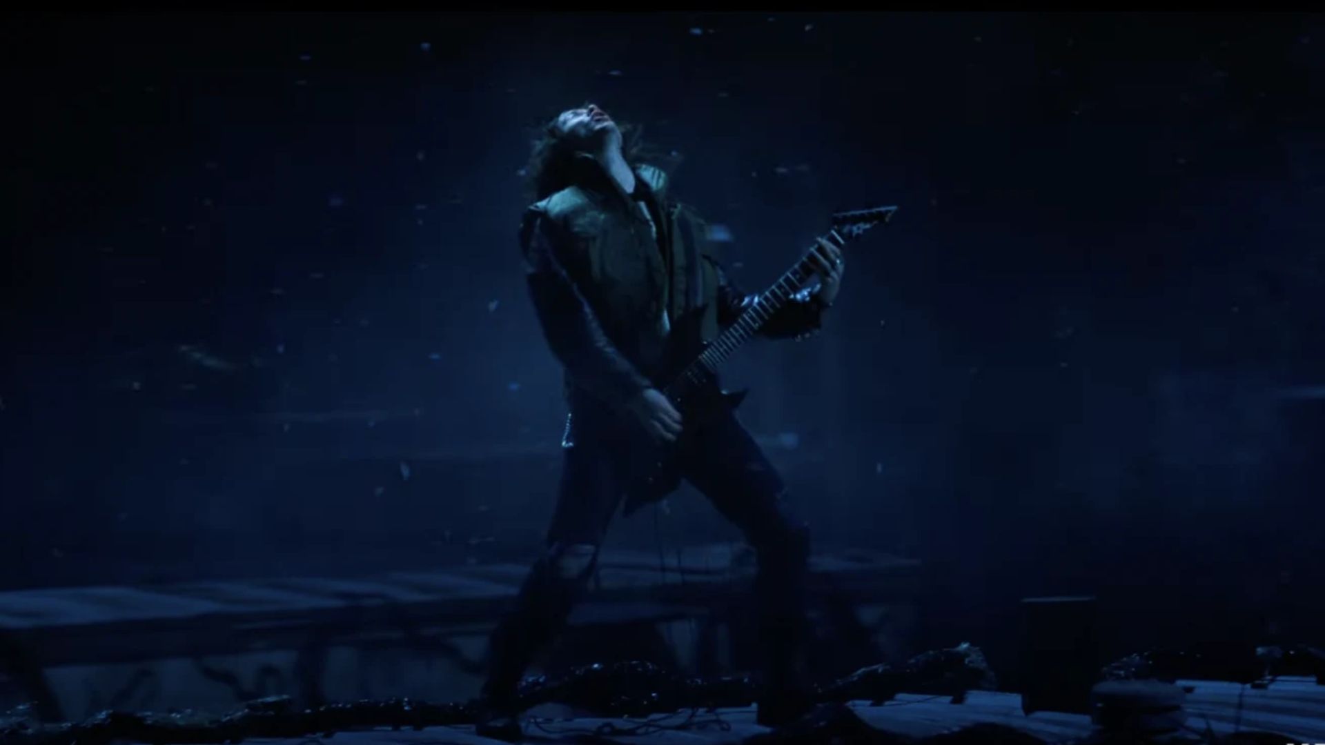 “Stranger Things”: Qual é a música tocada por Eddie no Mundo Invertido?