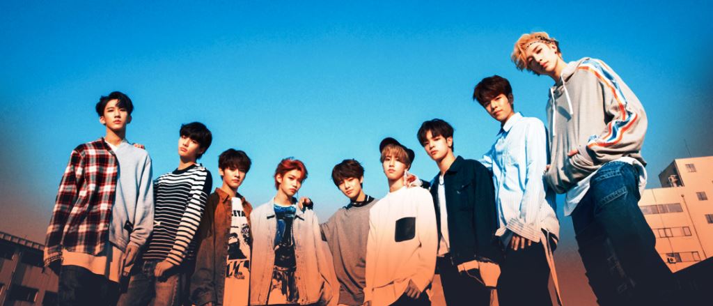 Stray Kids anuncia saída de Woojin e fãs relembram momentos do cantor no grupo; confira
