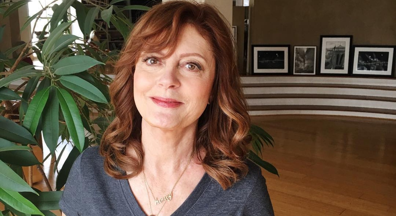 Susan Sarandon compartilha foto com o nariz quebrado e olho roxo após queda