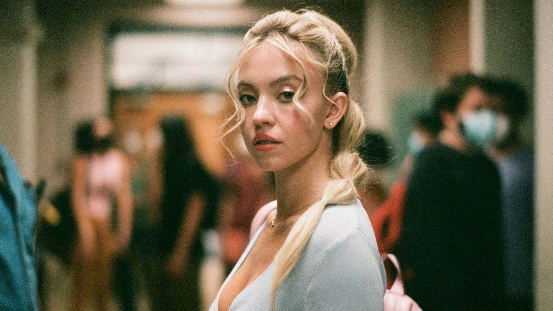 Sydney Sweeney conta reação da avó sobre cenas de nudez em “Euphoria”