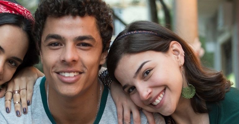 Malhação – Viva a Diferença: Após apanhar do pai, Tato é convidado a morar com Keyla novamente