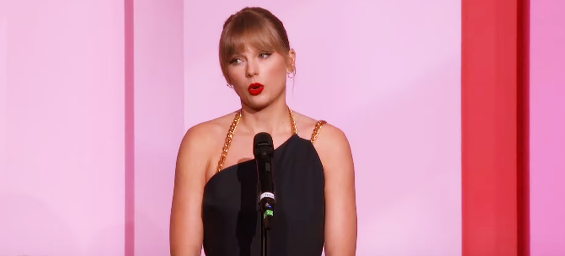 Eleita Mulher da Década pela Billboard, Taylor Swift elogia Lana del Rey e manda recado para Scooter Braun em discurso