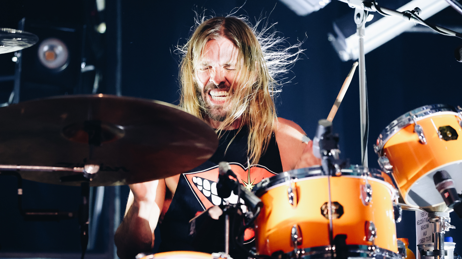 Taylor Hawkins, baterista do Foo Fighters, morre aos 50 anos