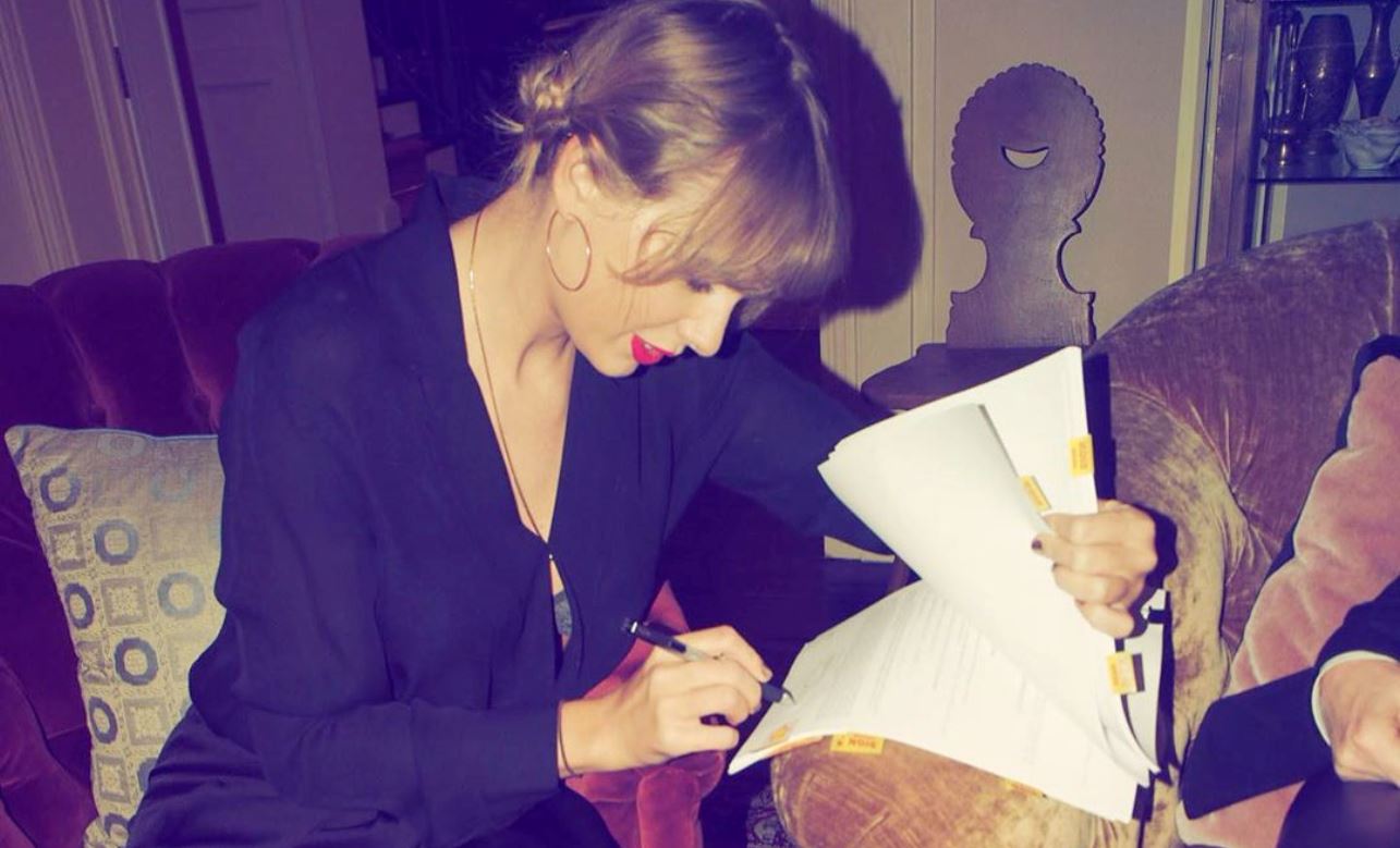 Taylor Swift estende acordo com a Universal Music e dá importante passo para proteger direitos autorais