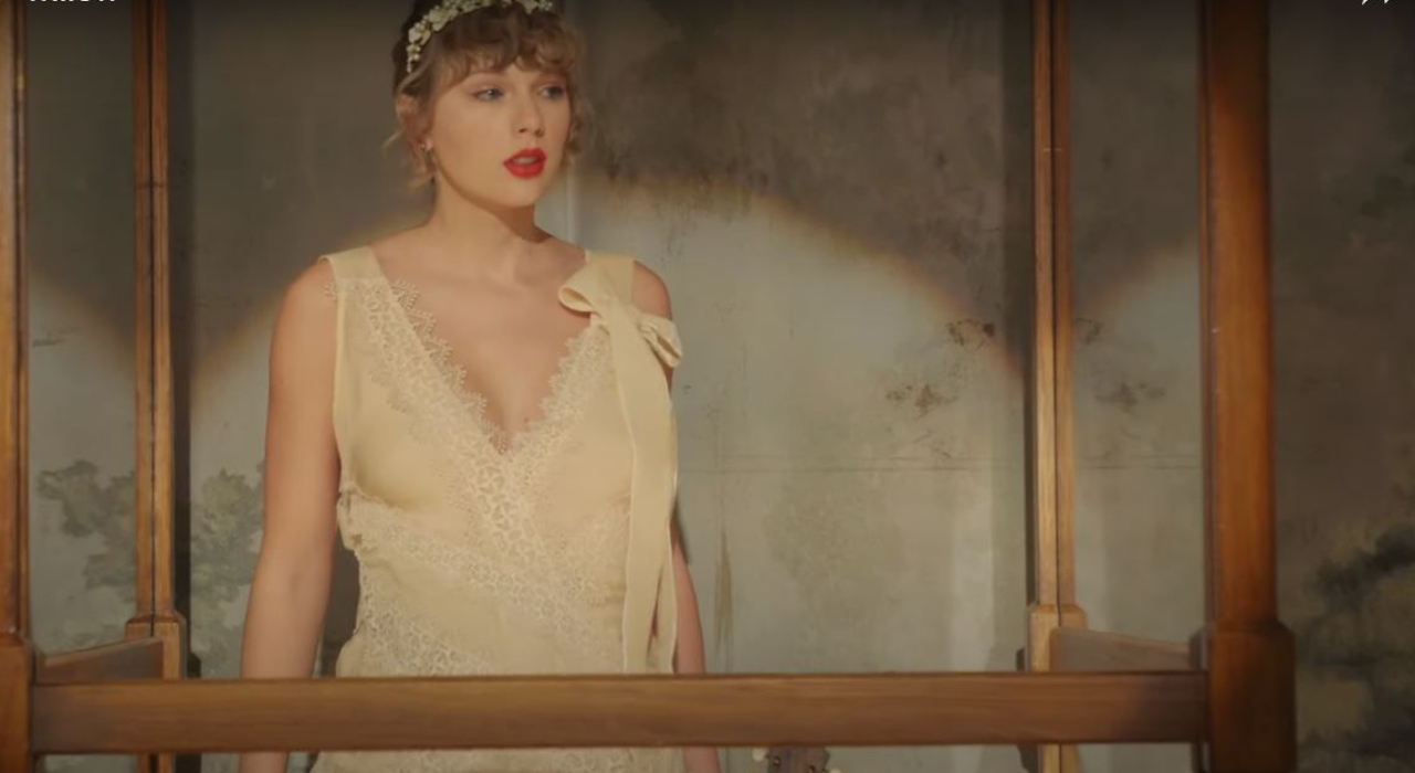Taylor Swift lança “evermore”, seu 9º álbum com participações de Haim, The National e Bon Iver; veja