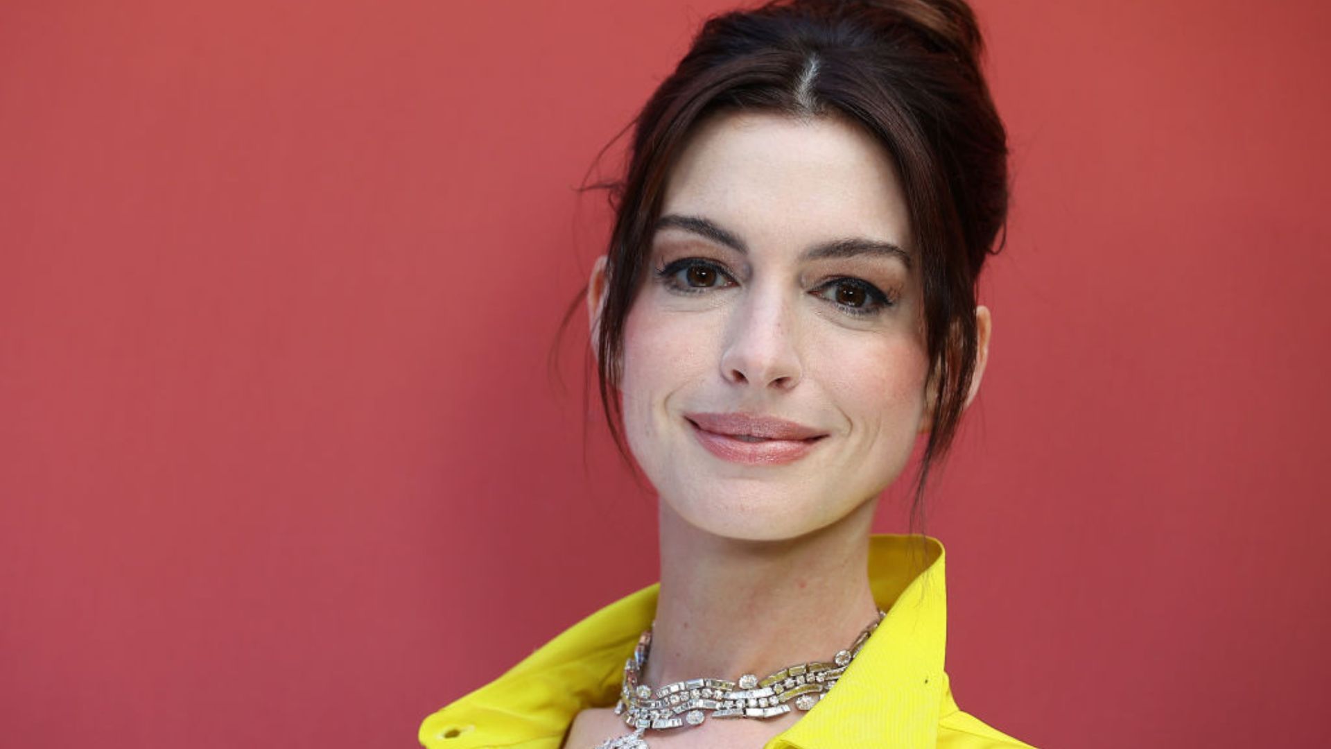 “The Idea of You”: Anne Hathaway será protagonista de filme inspirado em fanfic sobre Harry Styles