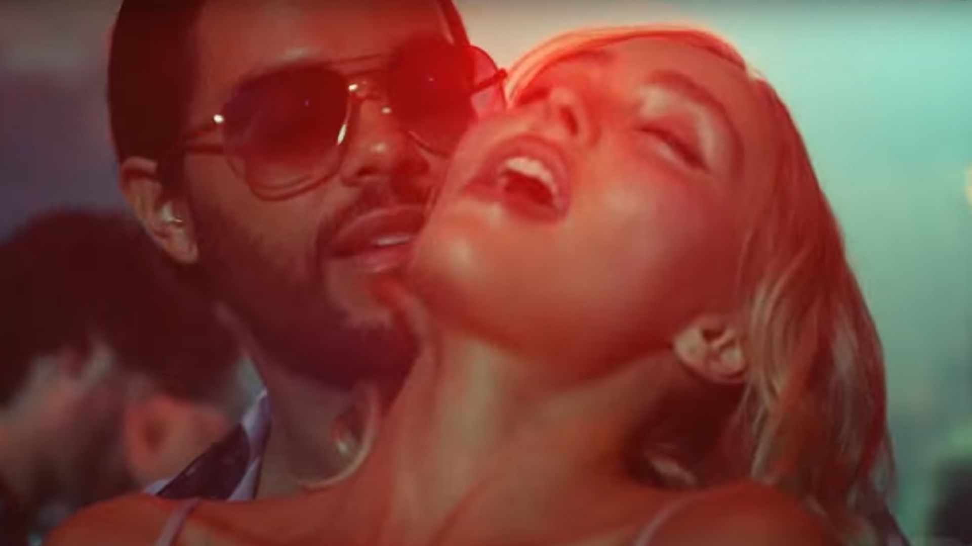 The Weeknd seduz Lily-Rose Depp no trailer final de “The Idol”