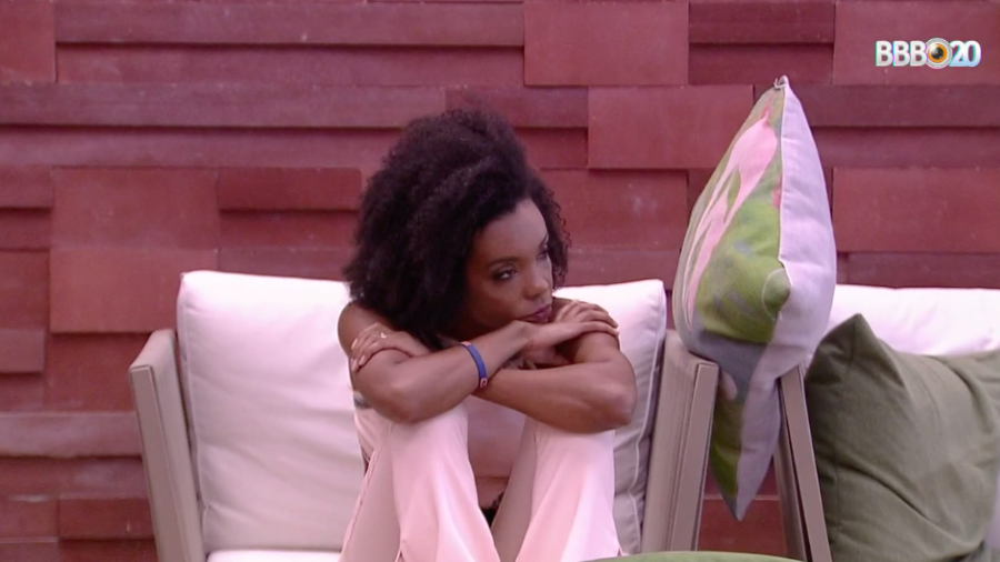 BBB20: Após voto em Babu, Thelma desabafa: “Me sentindo a pior pessoa do mundo”