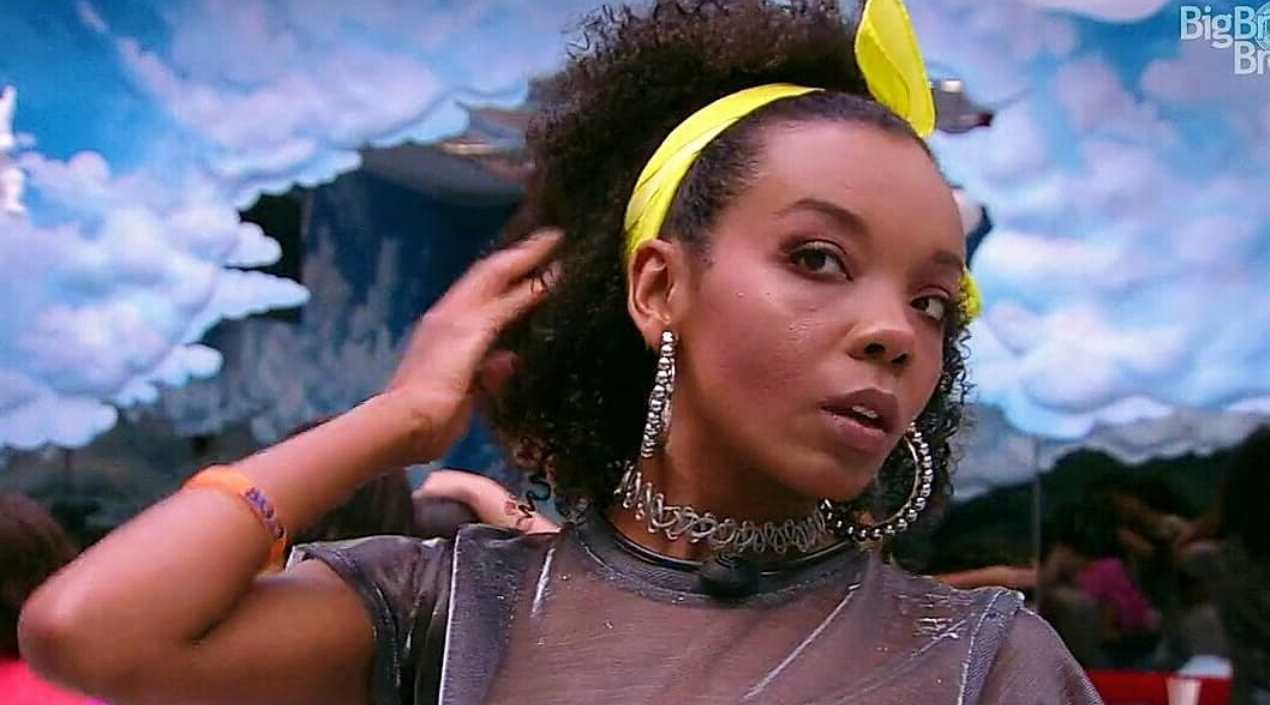 BBB20: Após noitada de festa, Thelma volta a brincar com brothers: ‘Eu não aguento mais vocês’