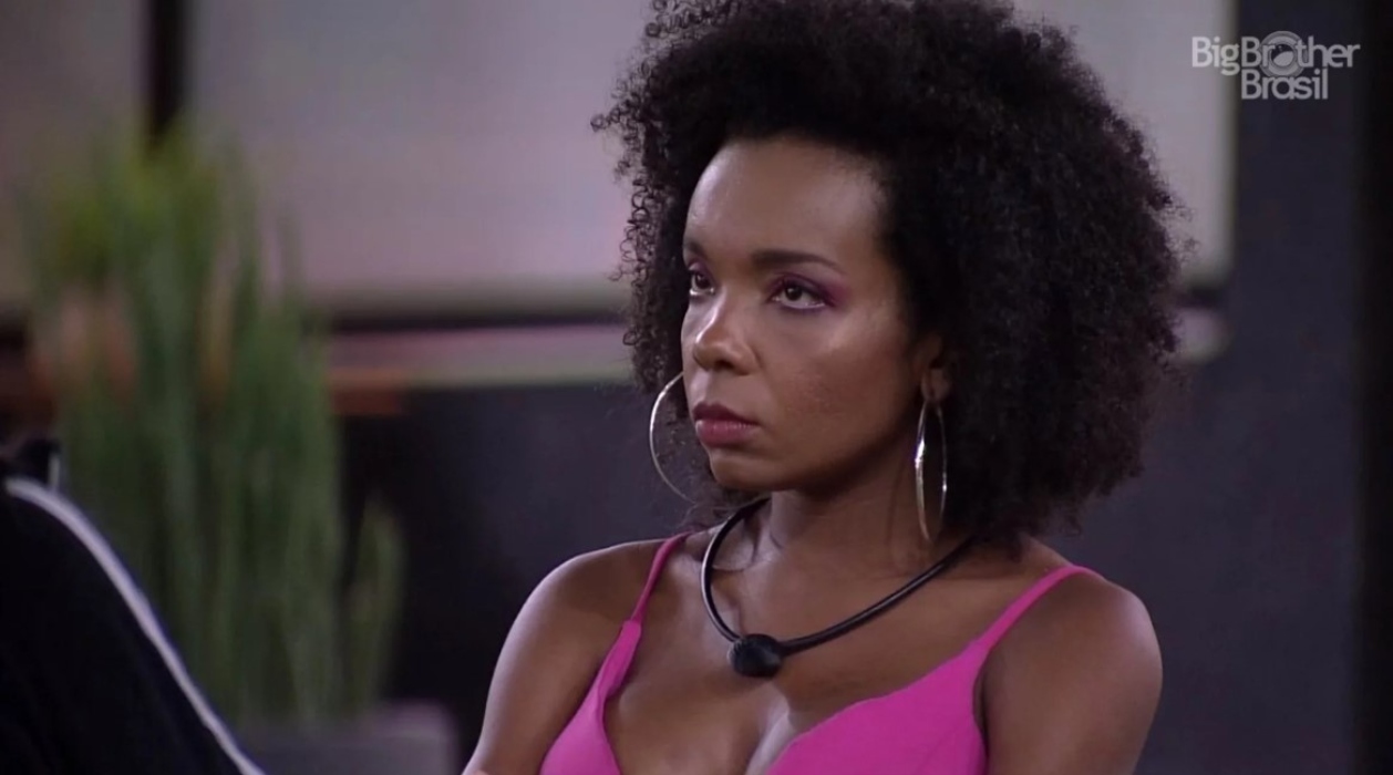 BBB20: Thelma reclama que Daniel cantou música “extremamente racista” perto dela