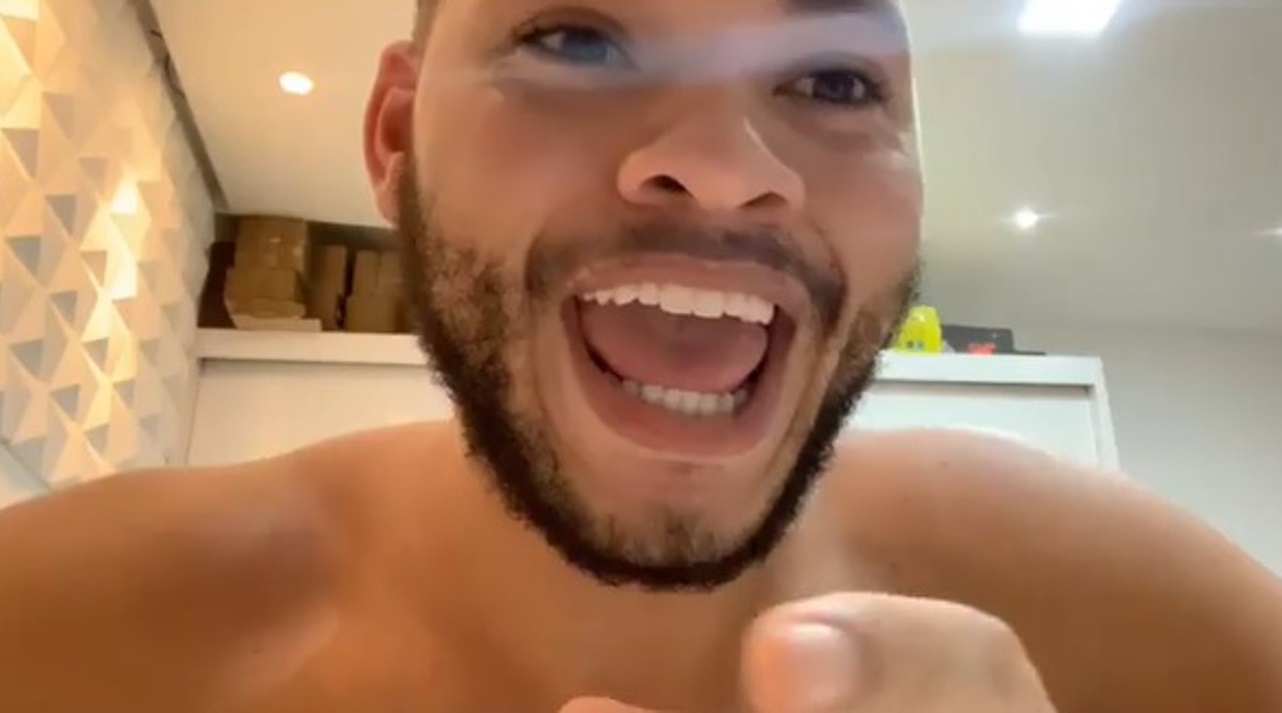 Youtuber narra noite de sexo dos vizinhos e viraliza na redes sociais por sua reação