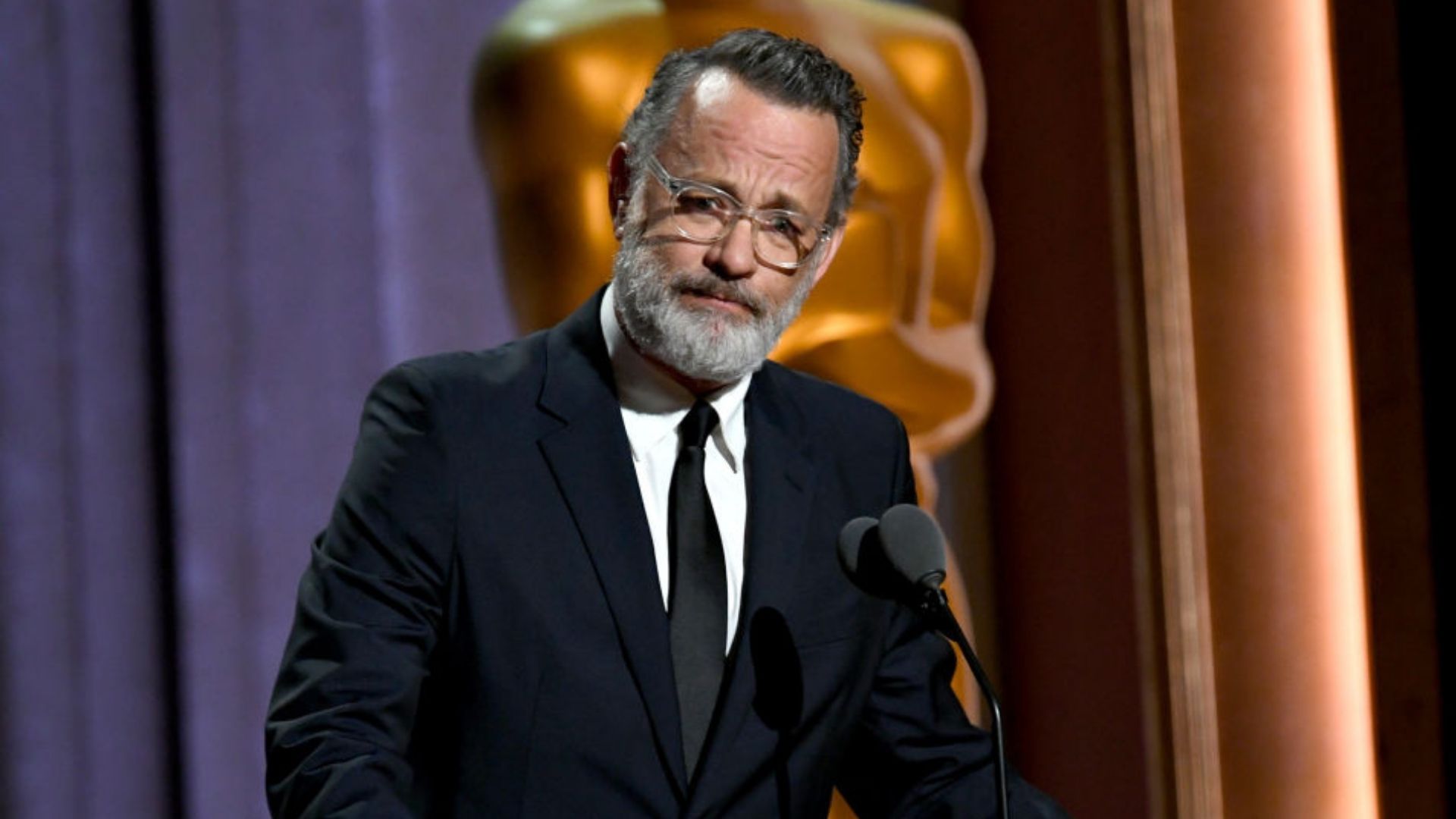 Tom Hanks pede desculpas a ator que ele dispensou de “Band of Brothers”