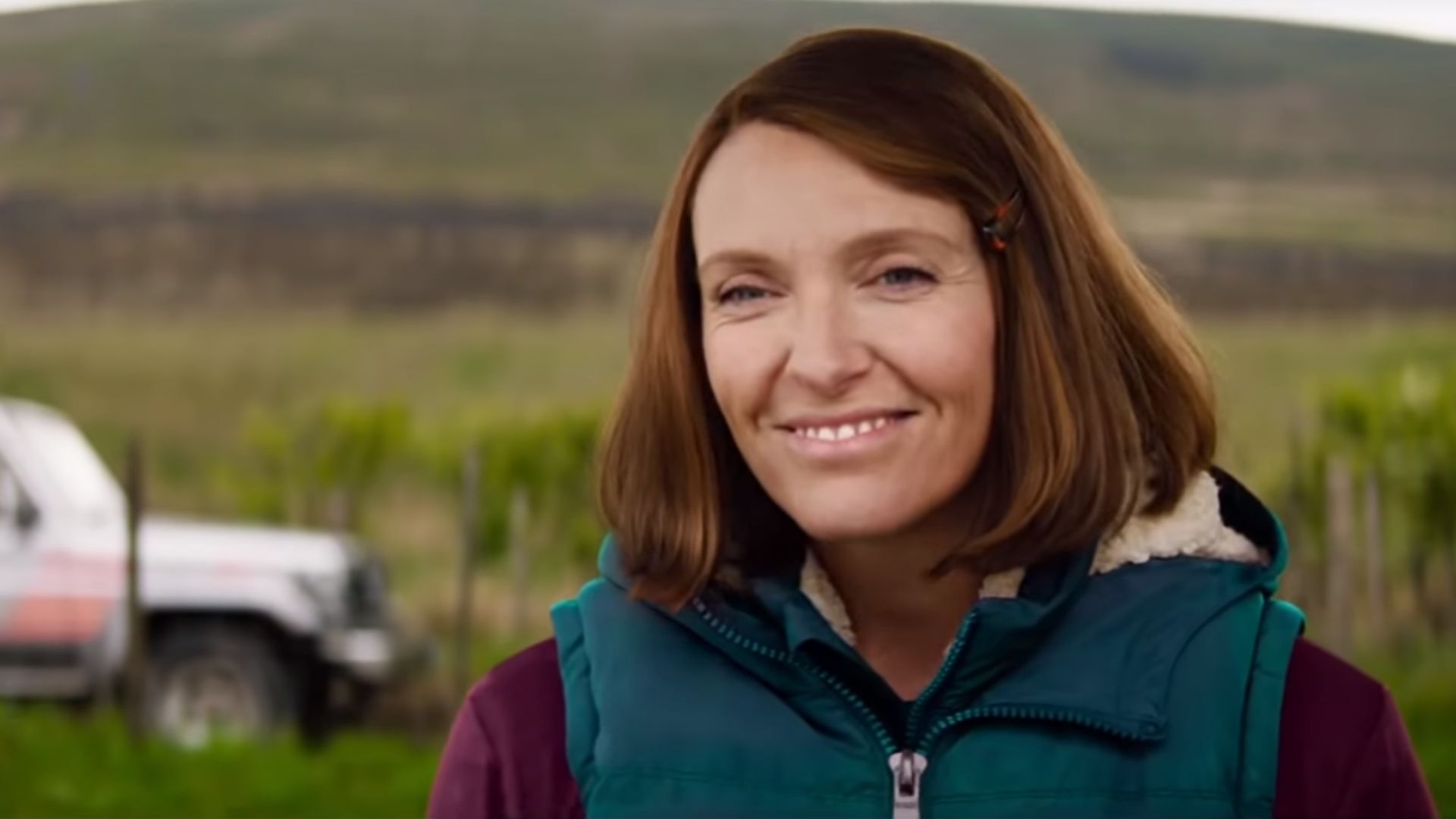 Toni Collete cria e treina cavalo de corrida no trailer de O Cavalo dos Meus Sonhos; assista