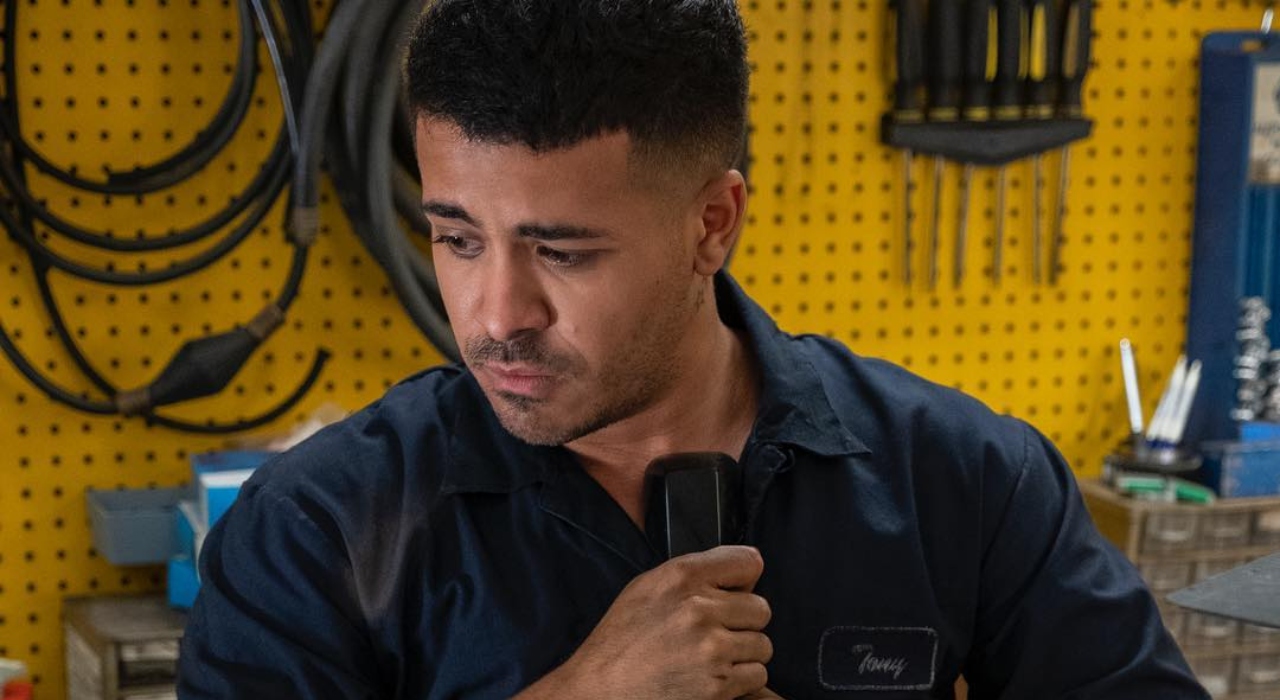 Christian Navarro fala sobre seu personagem em 13 Reasons Why: “Eu senti a responsabilidade”