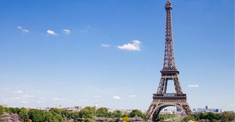 Suspeita de bomba fecha a Torre Eiffel, em Paris, por duas horas