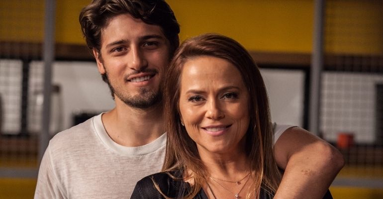 Totalmente Demais: Lili descobre estar grávida, mas não sabe quem é o pai