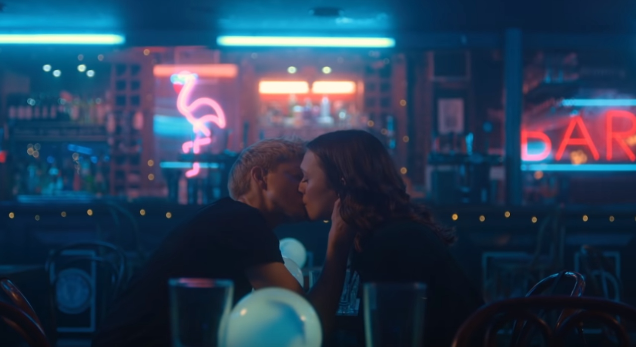Feel Good: Netflix divulga primeiro trailer de drama LGBT com Mae Martin