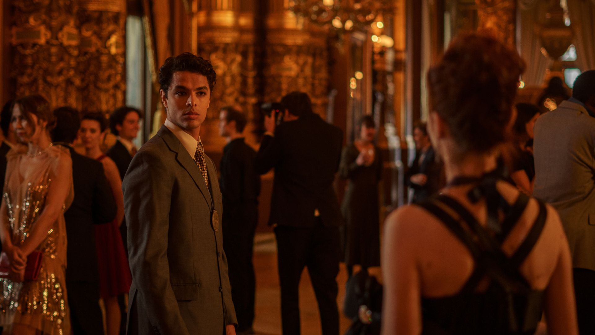 “Um Lobo Entre os Cisnes”, cinebiografia do bailarino Thiago Soares, ganha primeiras imagens