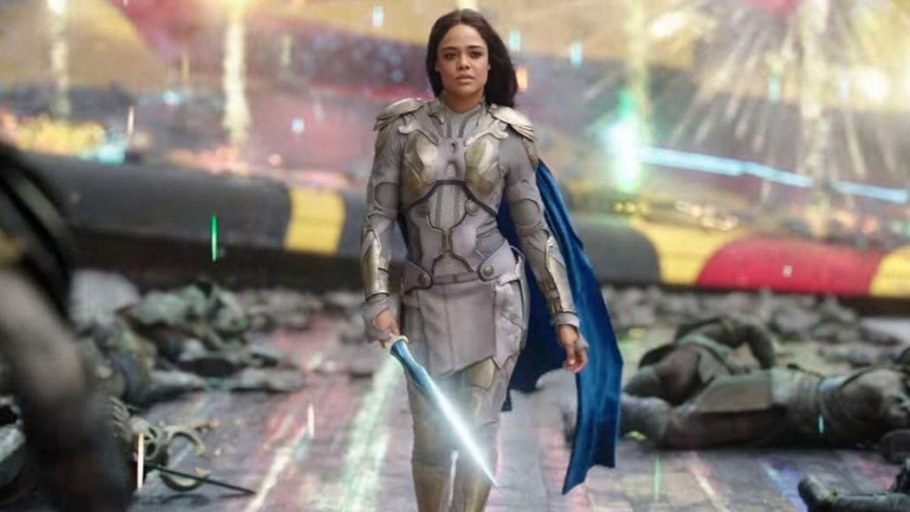 Imagem dos bastidores revela novo uniforme da Valquíria em “Thor: Amor e Trovão”
