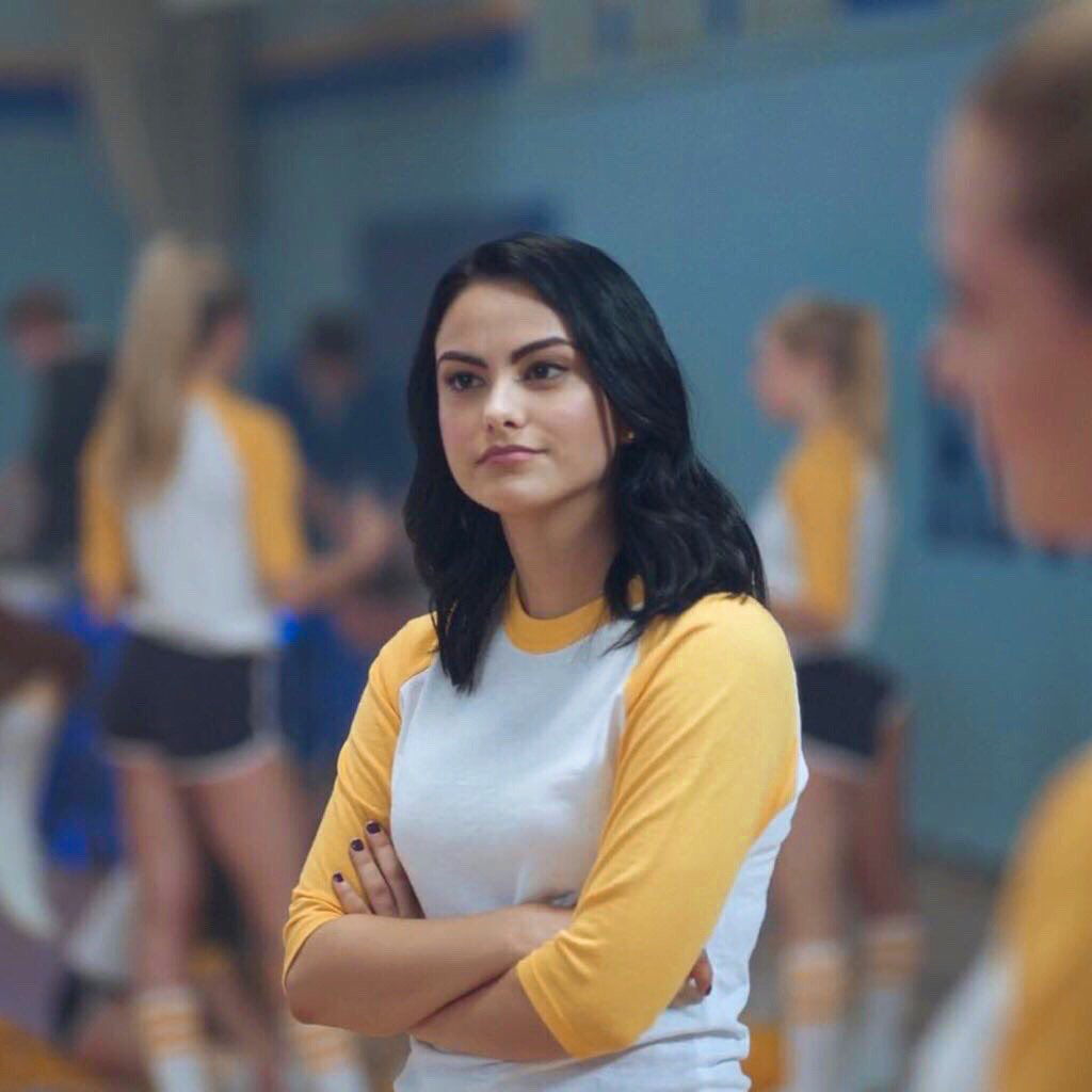 Camila Mendes, de Riverdale, revela que foi vítima de abuso sexual na faculdade