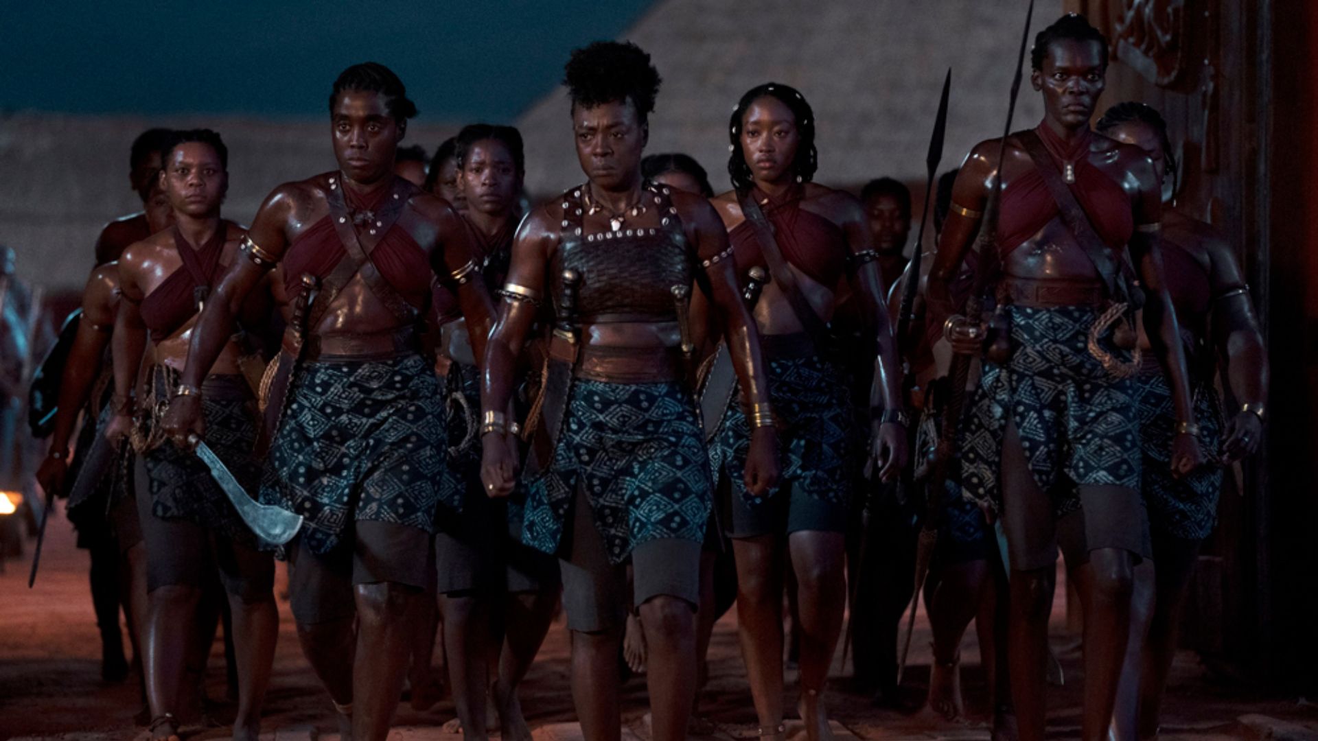 Viola Davis diz que “A Mulher Rei” é oportunidade para que “as mulheres negras possam se reconhecer no cinema”