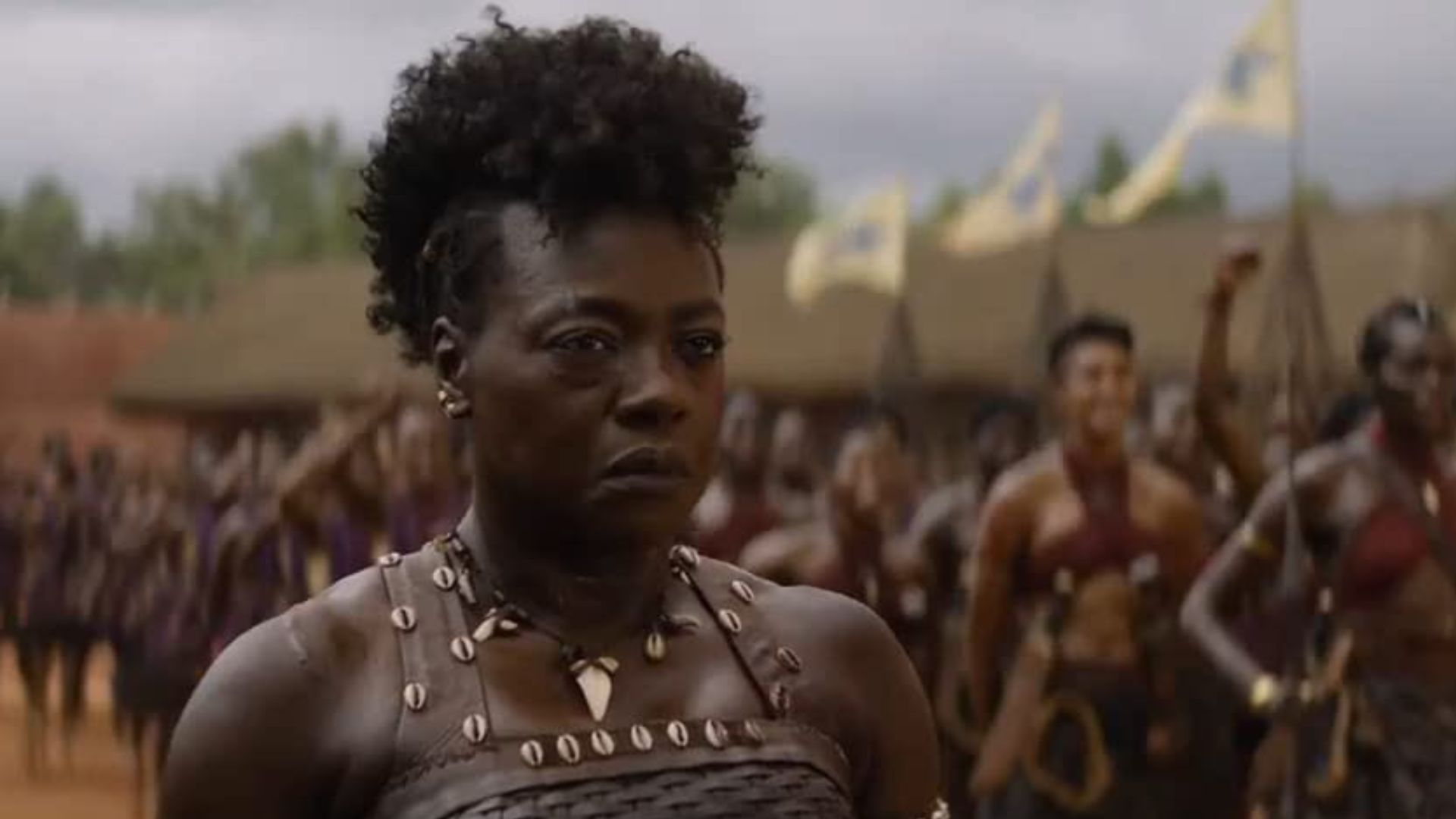 Viola Davis é guerreira lendária no pôster de “A Mulher Rei”