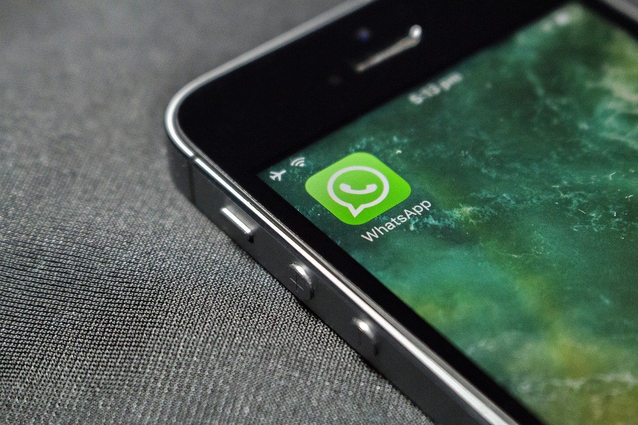 WhatsApp apresenta falha mundial e internautas reagem; confira