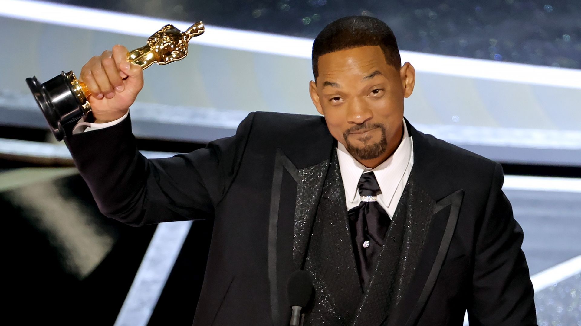 Will Smith se recusou a deixar cerimônia do Oscar após tapa em Chris Rock, diz Academia
