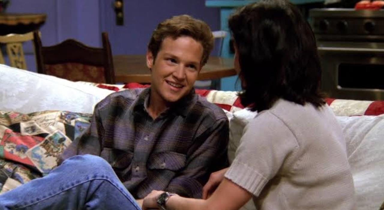 Par romântico de Monica em Friends morre aos 51 anos