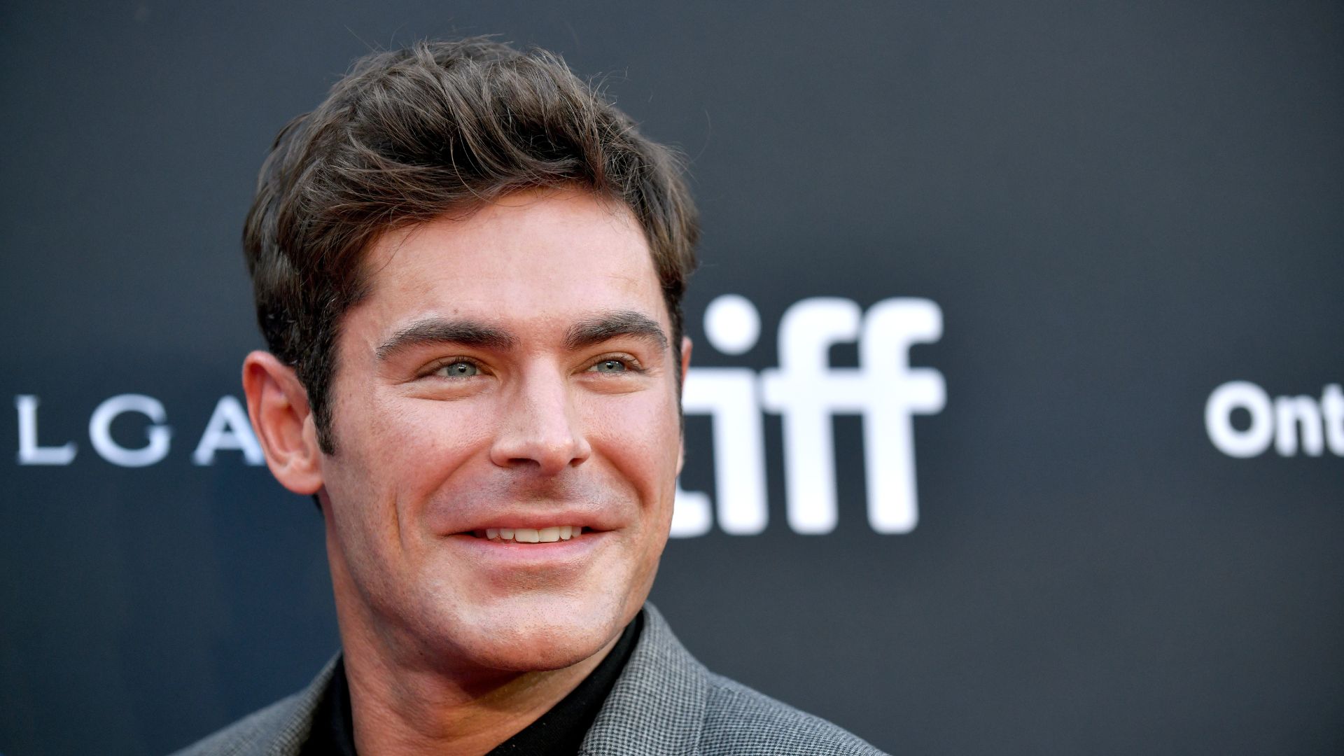 Zac Efron voltará em “High School Musical: A Série: O Musical”?