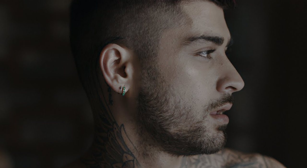 Zayn Malik pega fãs de surpresa e divulga teaser de nova música; confira