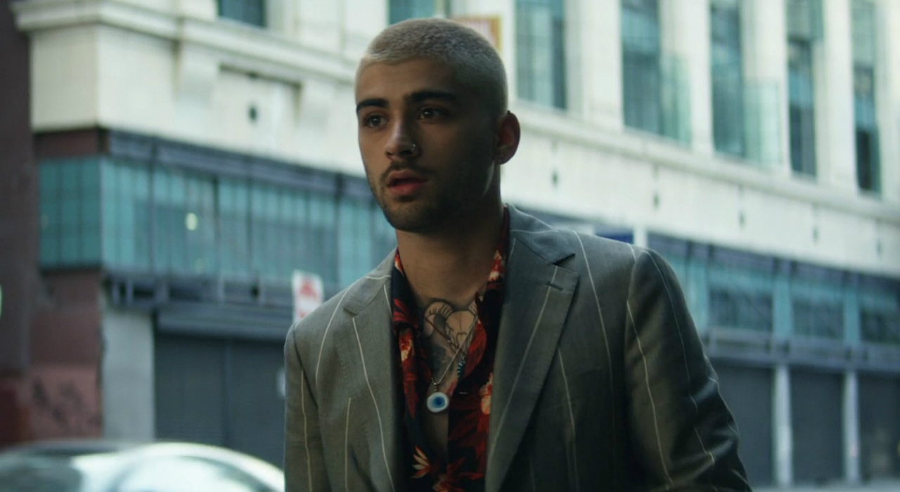 Zayn incendeia o clipe de Flames, parceria com R3HAB e Jungleboi; assista