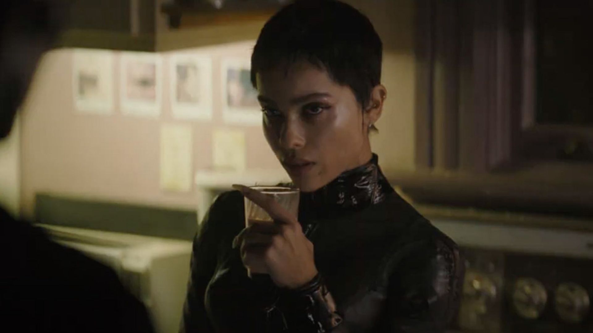 Zoë Kravitz esclarece mais uma vez a não escalação em “Batman: Cavaleiro das Trevas”